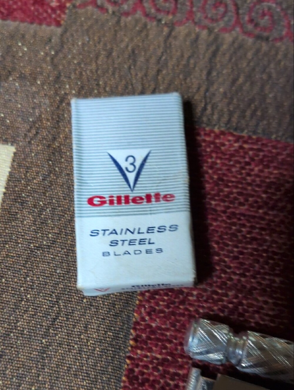 Gillette Stainless Steel Razor Blades & Safety Razor - White/Blue - Picture 4 of 11